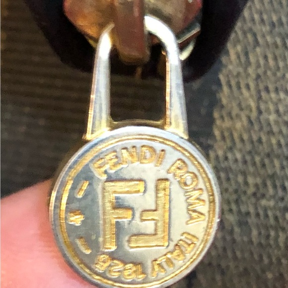 FENDI AUTHENTIC PEQUIN BOSTON BAG. EUC. - Picture 7 of 12